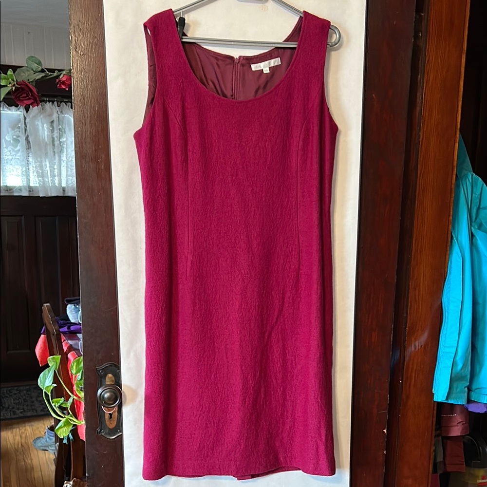David Findlay Elegant Pink Wool (33%) blend Sleeveless Dress, size 14